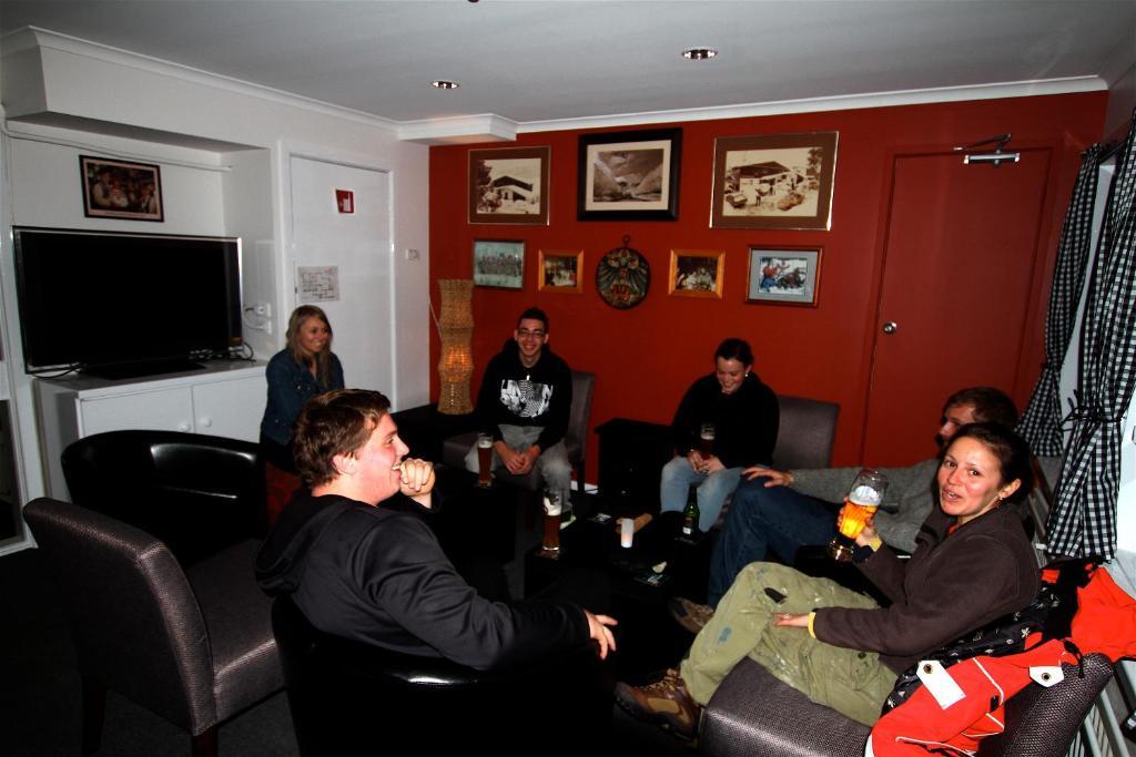 Black Bear Inn Thredbo Dış mekan fotoğraf